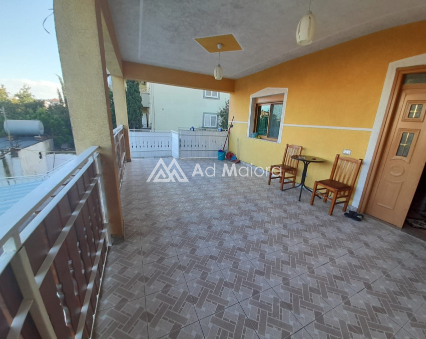 jepet me qira 3+1 ne durres