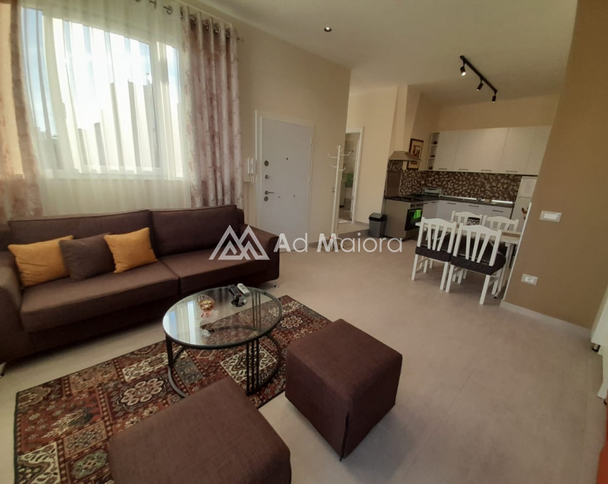 JEPET ME QIRA 2+1 NE QENDER TE DURRSIT