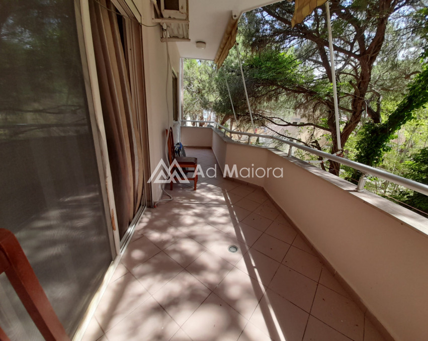 Jepet apartament me qira 1+1