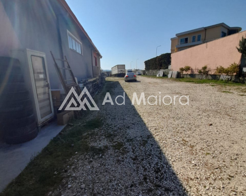 KAPANON PER SHITJE DHE PER QIRA