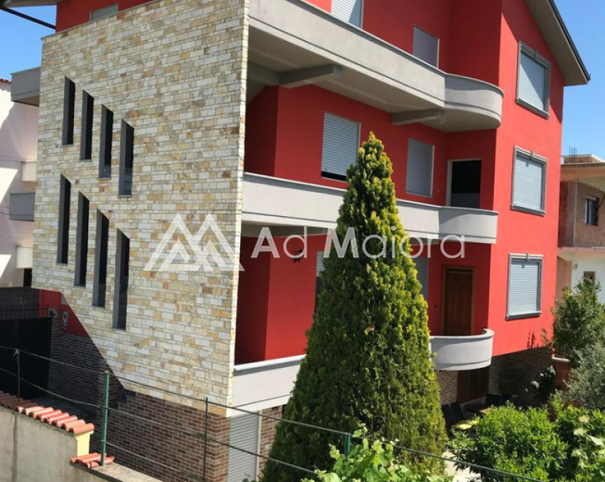 Vile 4 kateshe per shitje