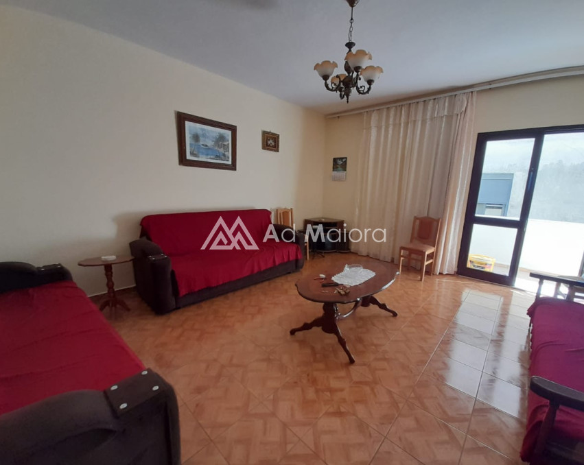 JEPET ME QIRA 2+1+2 TE ISH RAJONI DURRES