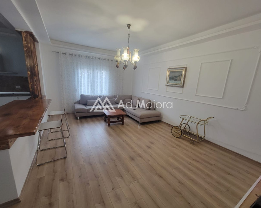 JEPET SHTEPI PRIVATE ME QIRA NE PLAZH