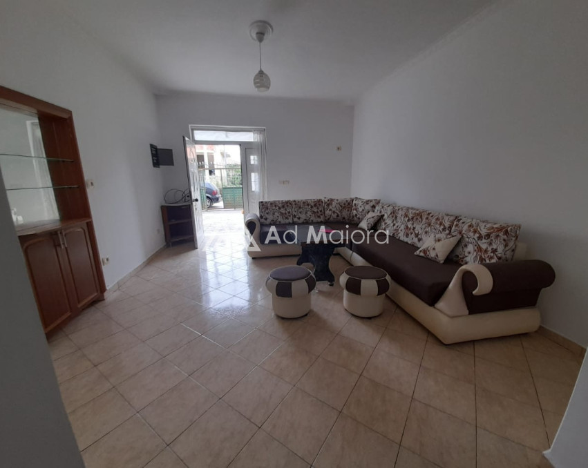 jepet me qira 2+1 me qira ne shkozet