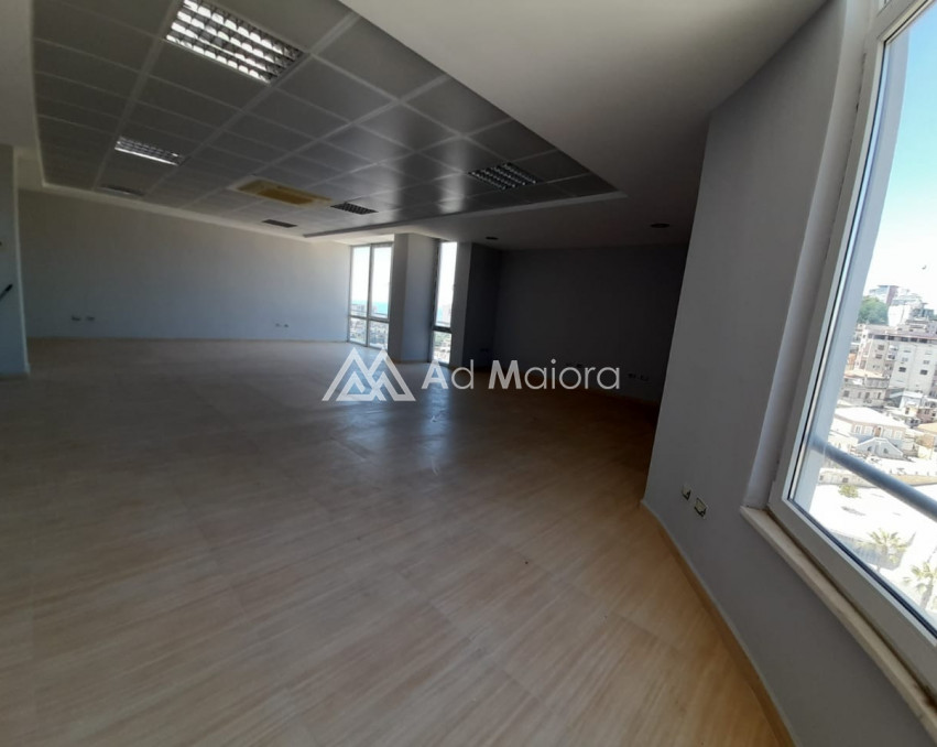 SHITET OSE JEPET ME QIRA AMBJENT ZYRE