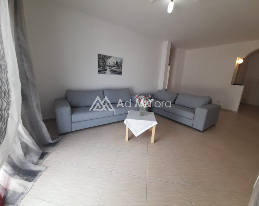 JEPET ME QIRA 2+1+2 TE GJYKATA