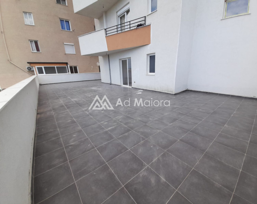 shitet apartament okazion ne durres 2+1