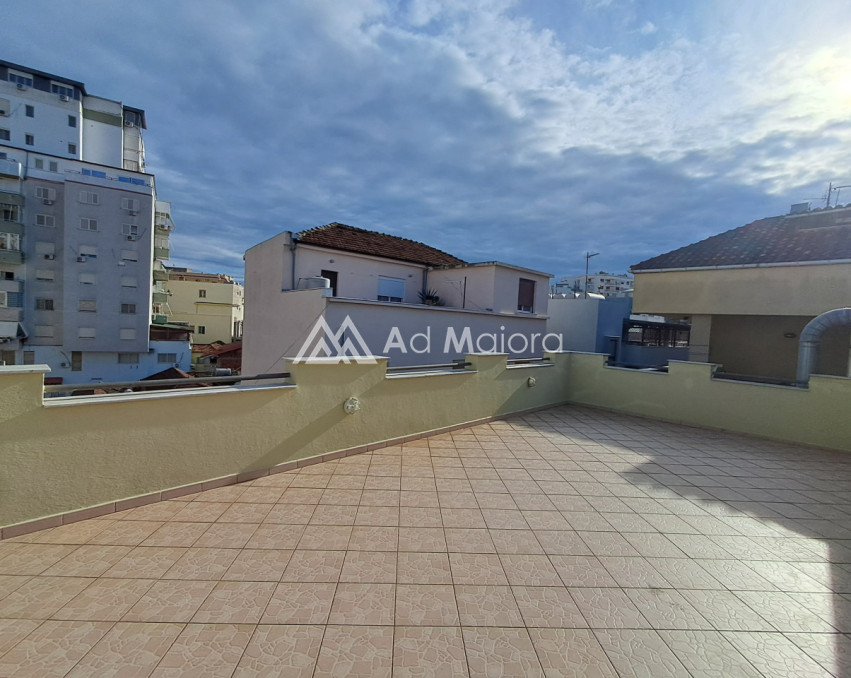 JEPET APARTAMENT ME QIRA 1+1 NE QENDER DURRES